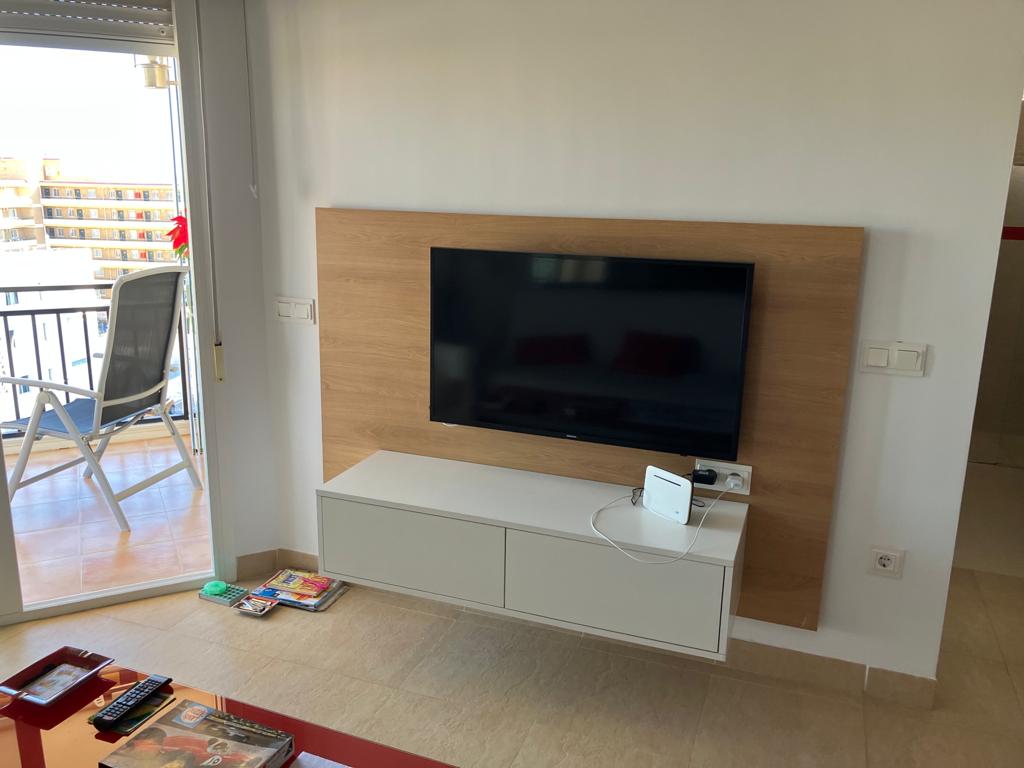 Se alquila  desde  18.1.27-30-5-27 bonito apartamento con vistas al mar en La Carihuela (TORREMOLINOS)